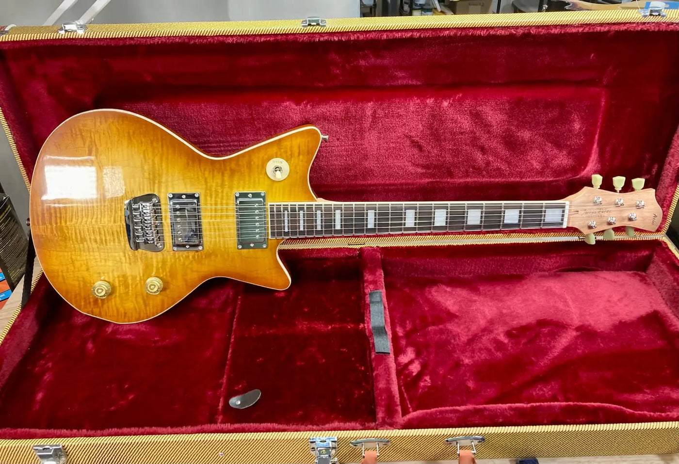 Dazzling-Guitar Exotic Wood Zone