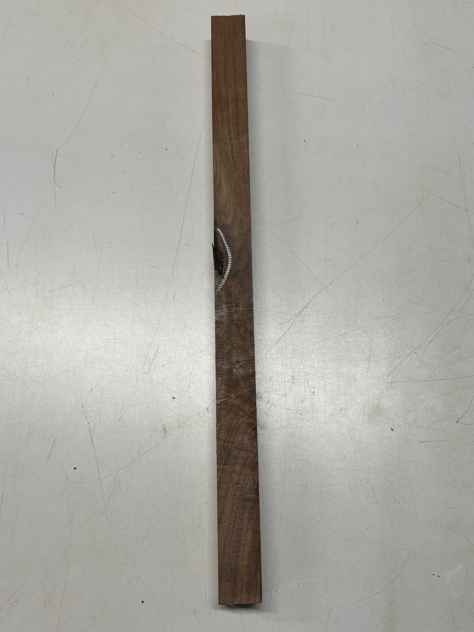 1 Pieza, Madera en tablón fino Limba Negro 21"x2-7/8"x5/8" #