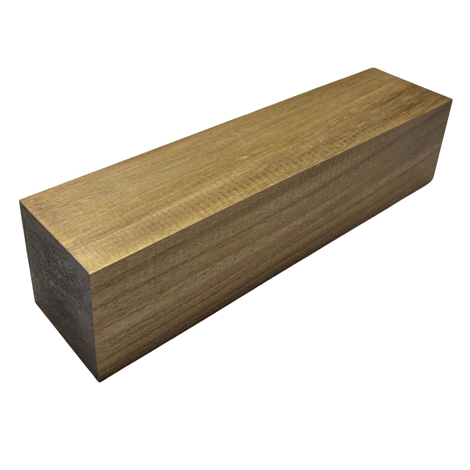 Molinillo de pimienta de mango en blanco