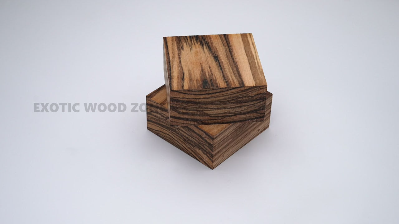 Espacios en blanco para cuencos de madera de zebrano
